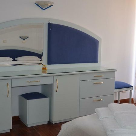Perfect Beachfront Apartment Athens Ngoại thất bức ảnh