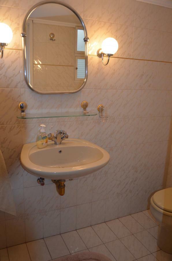 Perfect Beachfront Apartment Athens Ngoại thất bức ảnh