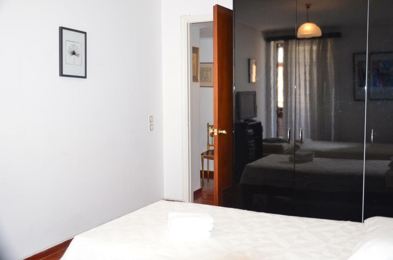 Perfect Beachfront Apartment Athens Ngoại thất bức ảnh